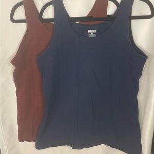 Duluth Trading Co Women's Navy and Burgundy Tank Tops